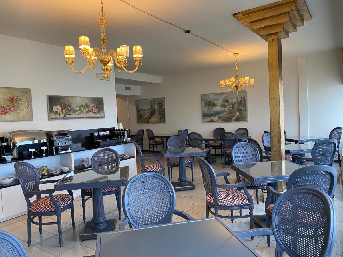 Hotel Estee Desenzano del Garda Bagian luar foto