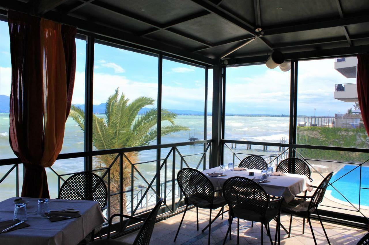 Hotel Estee Desenzano del Garda Bagian luar foto